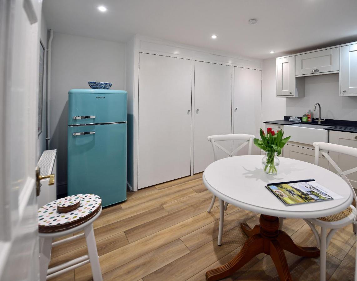 The Little Courtyard Apartment เพนแซนซ์ ภายนอก รูปภาพ
