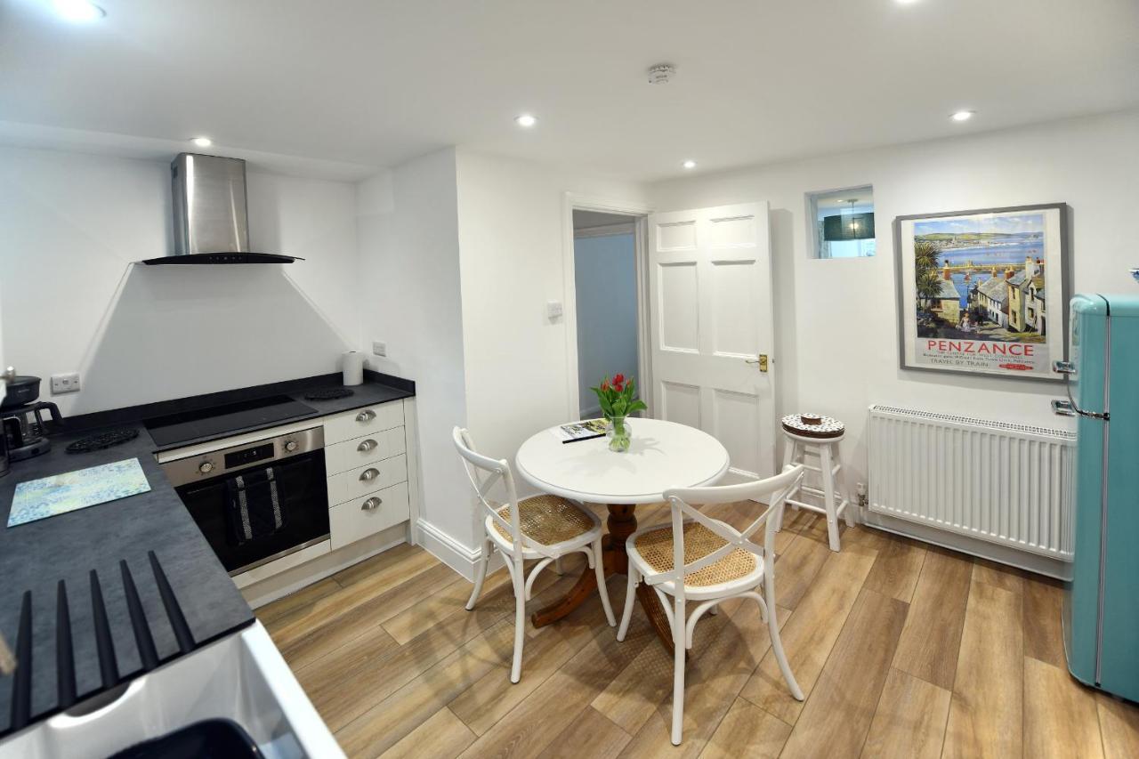 The Little Courtyard Apartment เพนแซนซ์ ภายนอก รูปภาพ