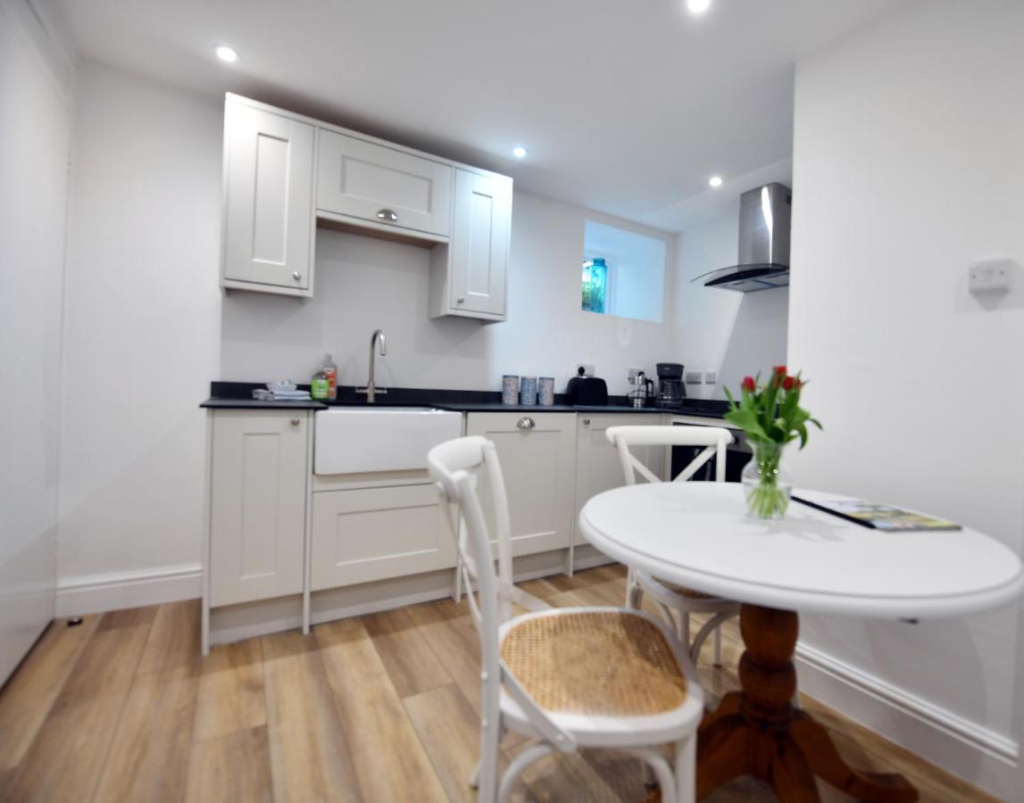 The Little Courtyard Apartment เพนแซนซ์ ภายนอก รูปภาพ
